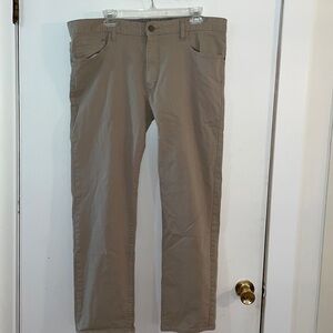 Calvin Klein Men's Khaki Jeans 38/30 Slim Straight khaki color
